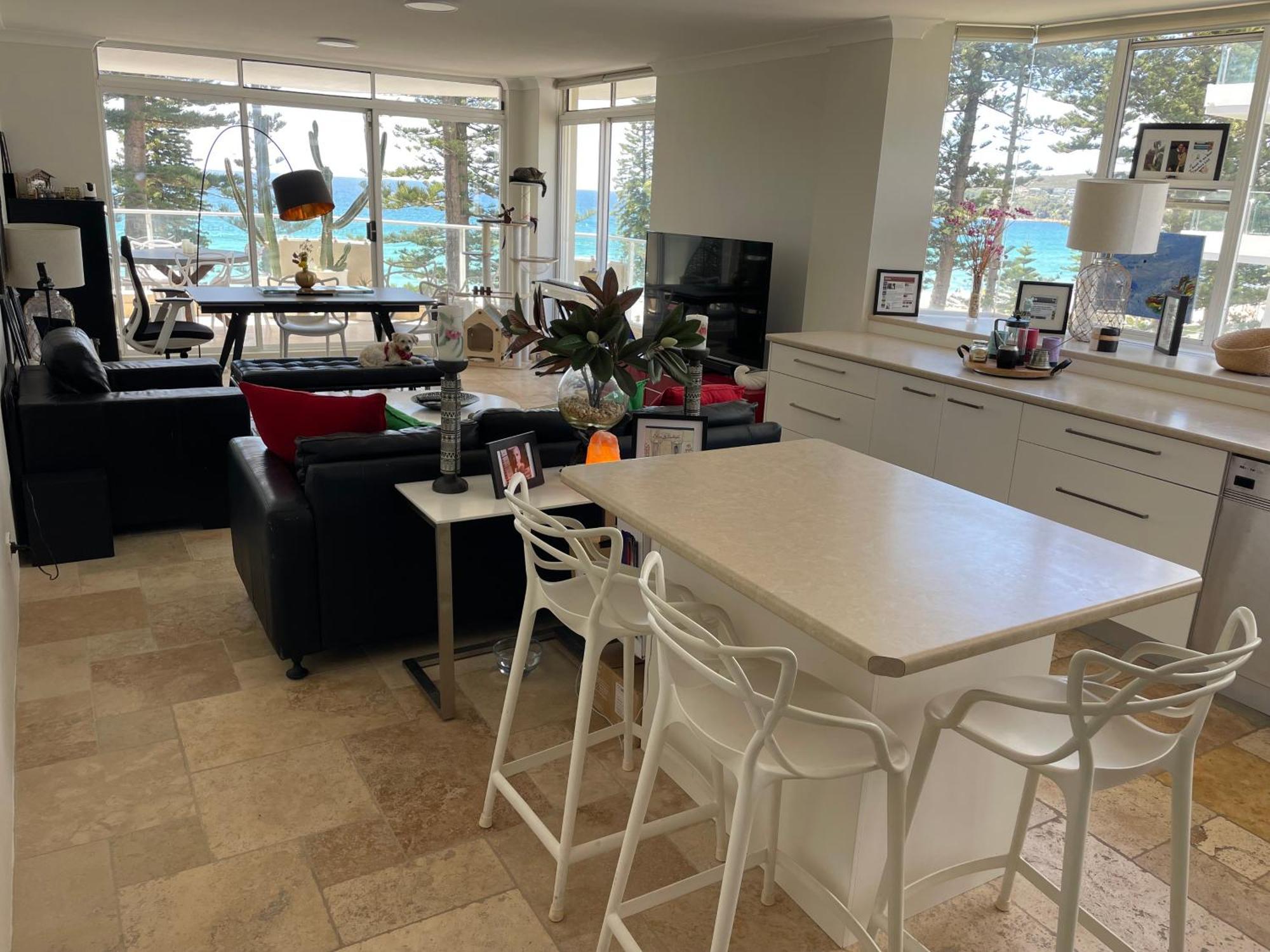 Manly Beachfront Deluxe En-suite Apartment Sydney