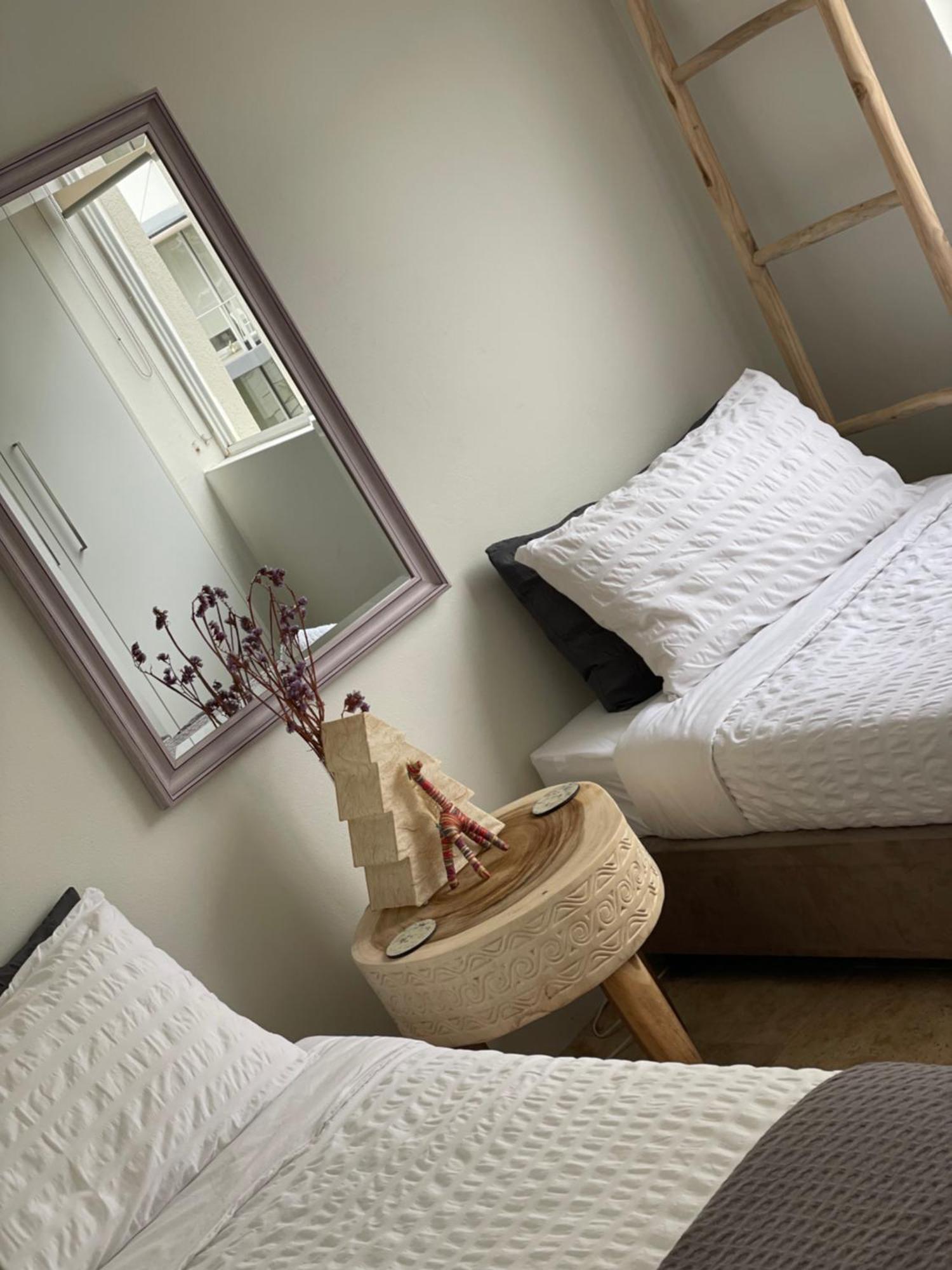Manly Beachfront Deluxe En-suite Sydney
