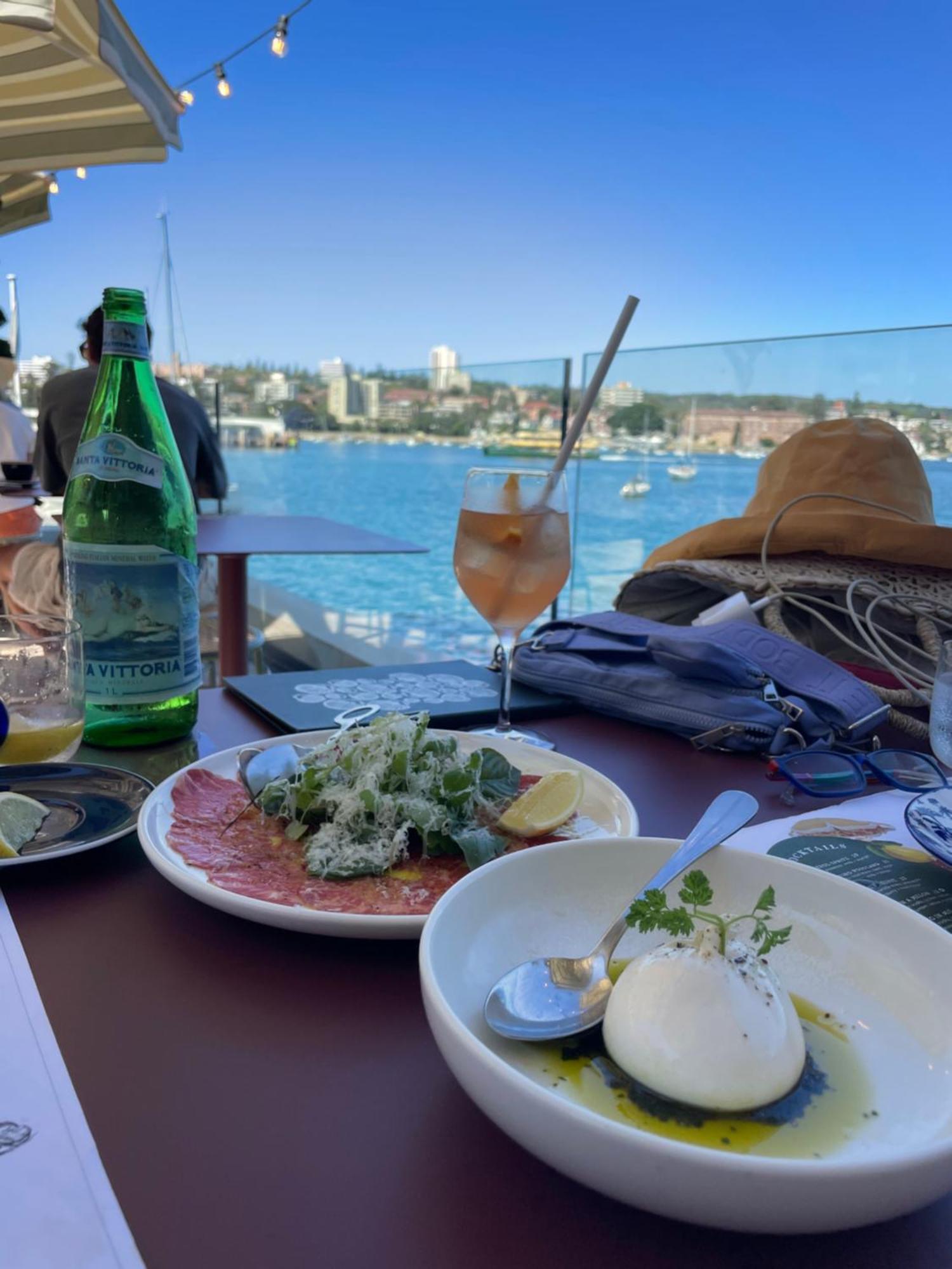 Manly Beachfront Deluxe En-suite *