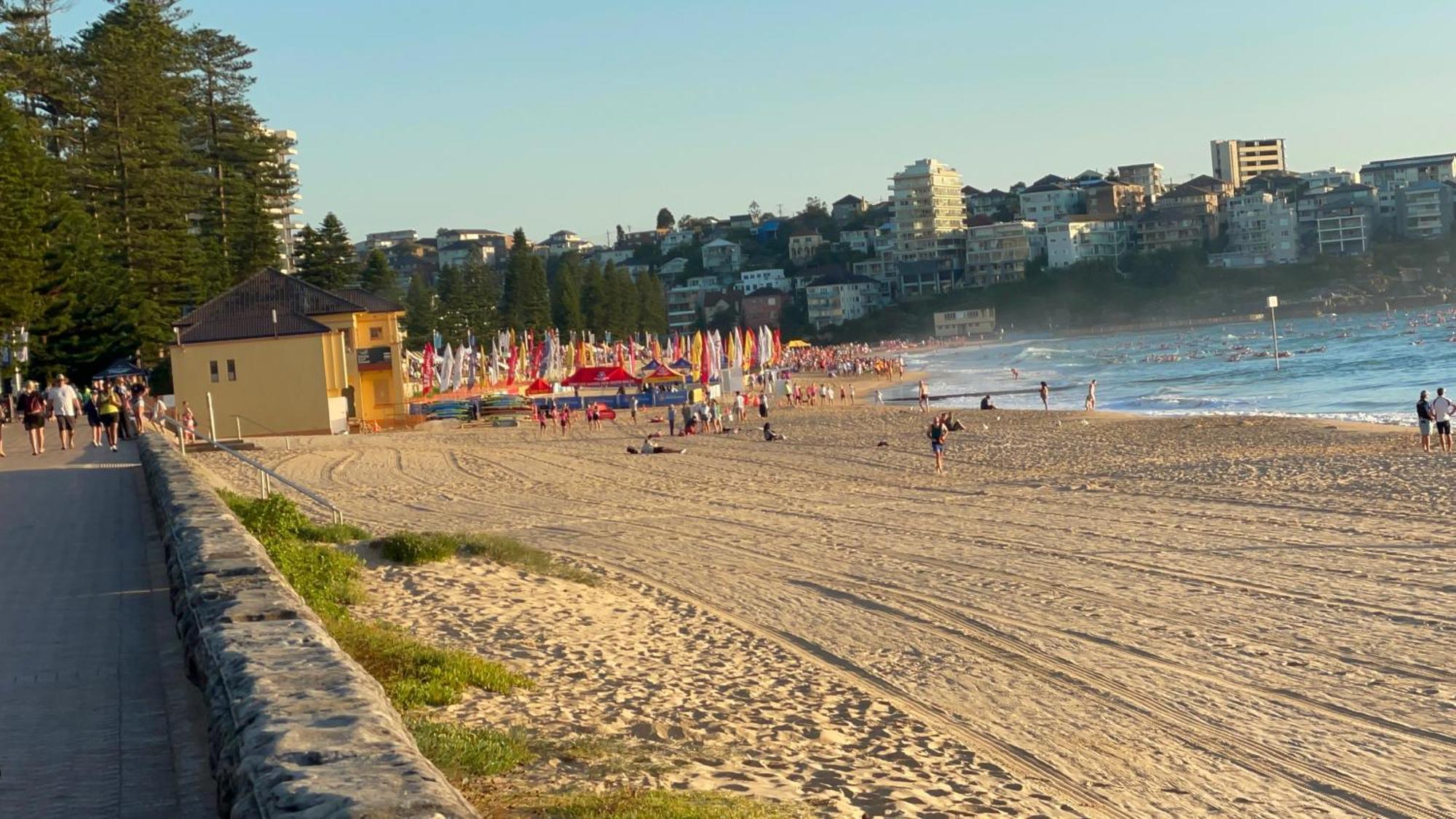 Manly Beachfront Deluxe En-suite Apartment *