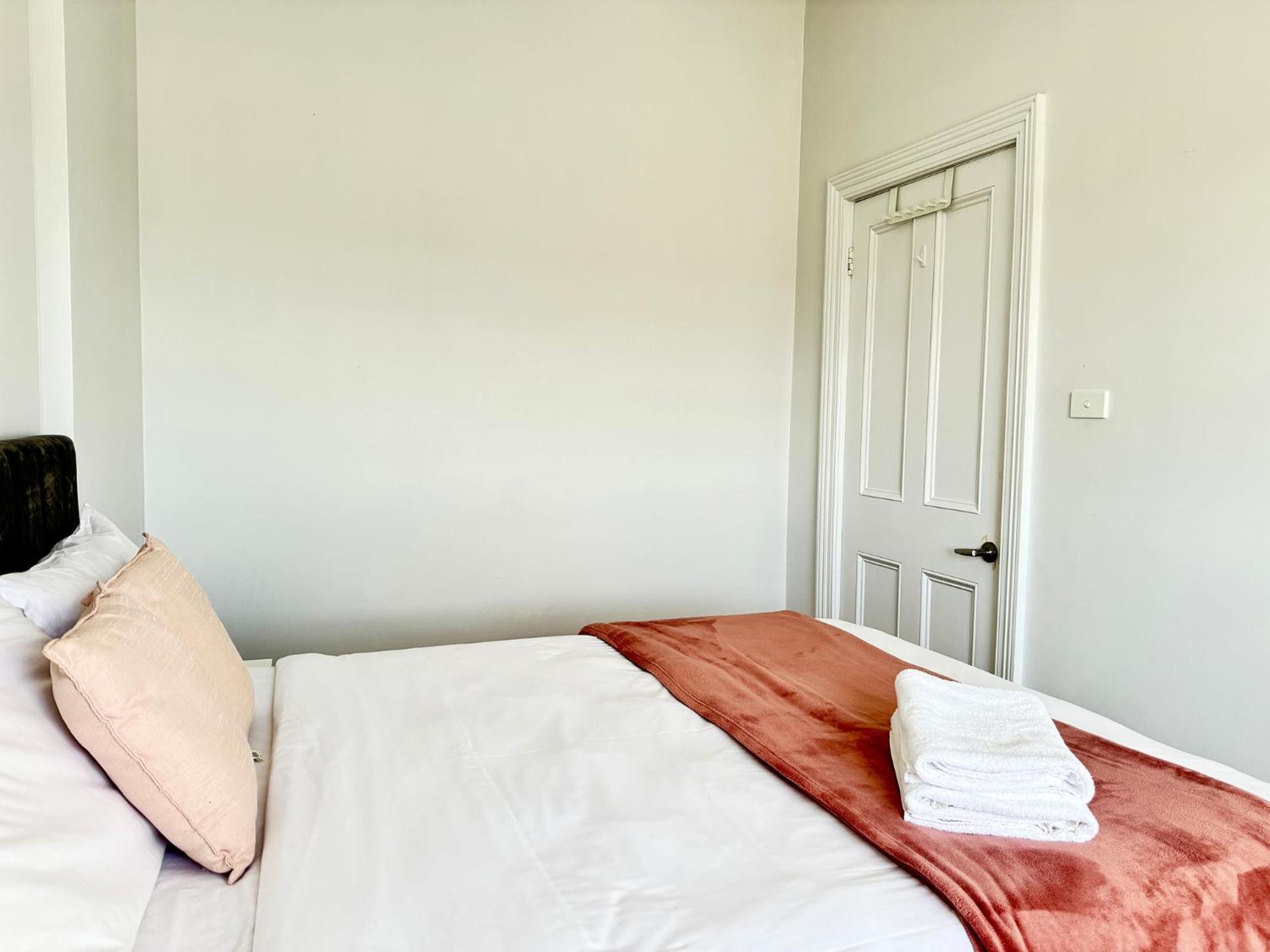 Millers Point Waterview Homestay *