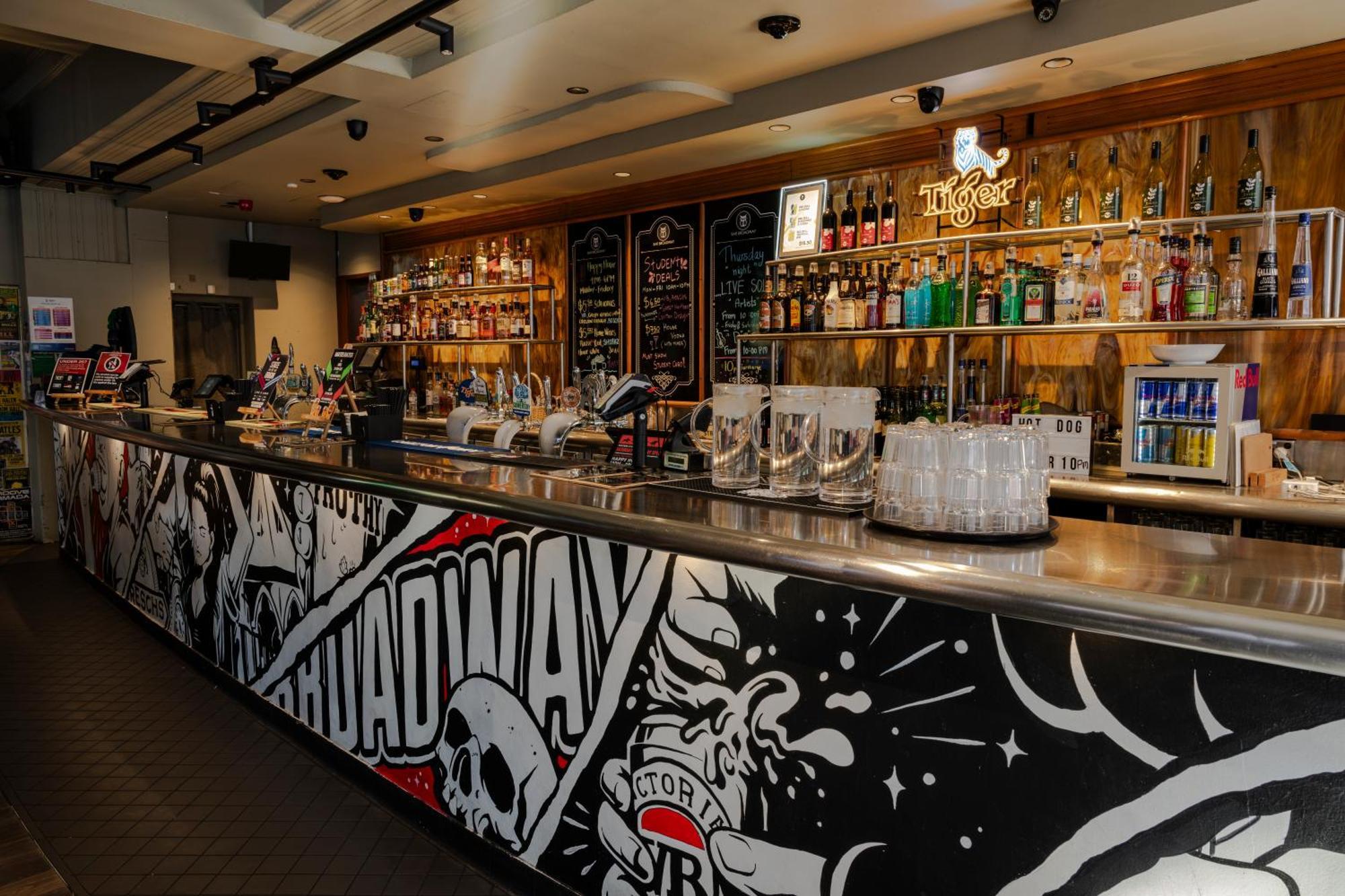 Hotel Bar Broadway *