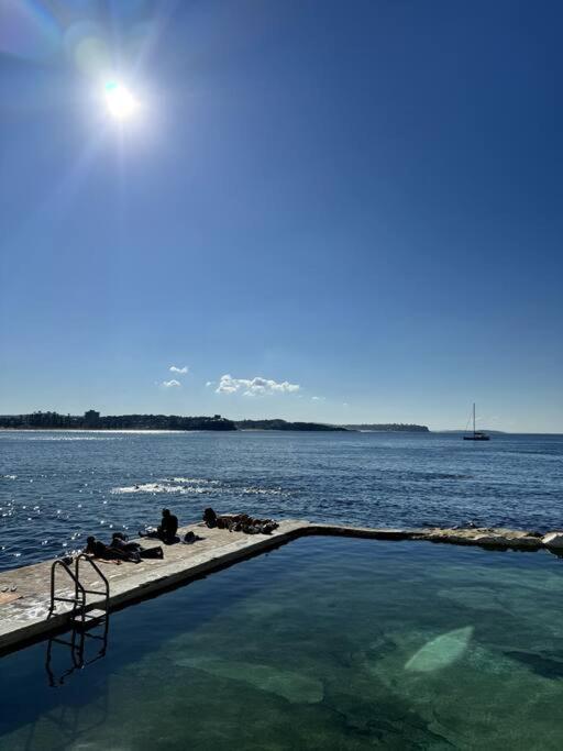Apartment Spacious 4-bedroom Manly Apartment, Balcony, Bath & Fireplace, 2 Min To *