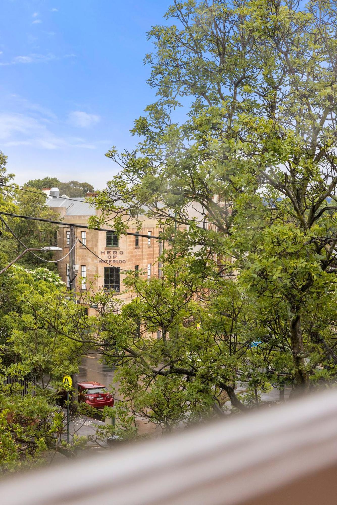 Apartment 2-4 Trinity Avenue *