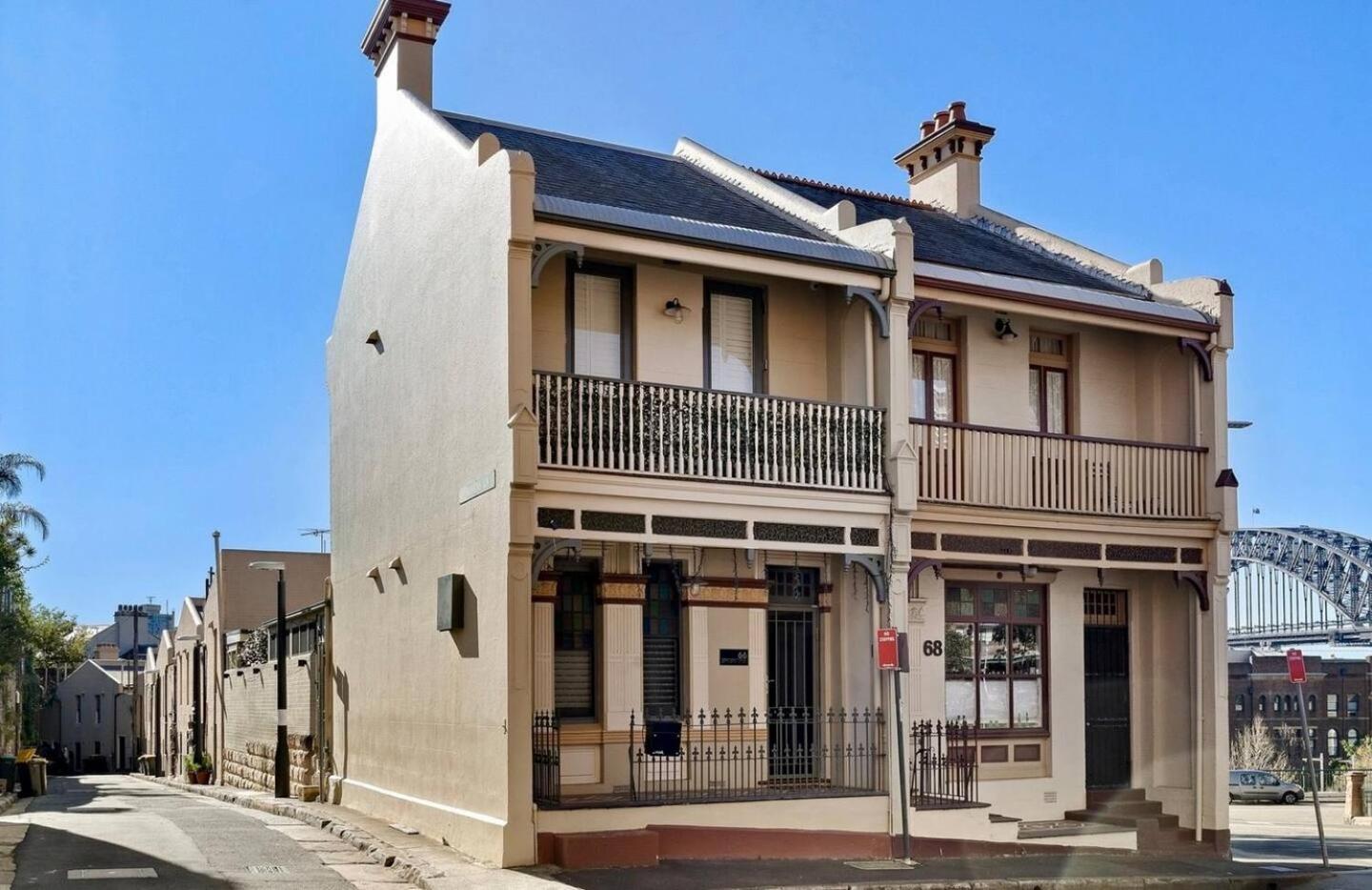 Millers Point Harbourside *