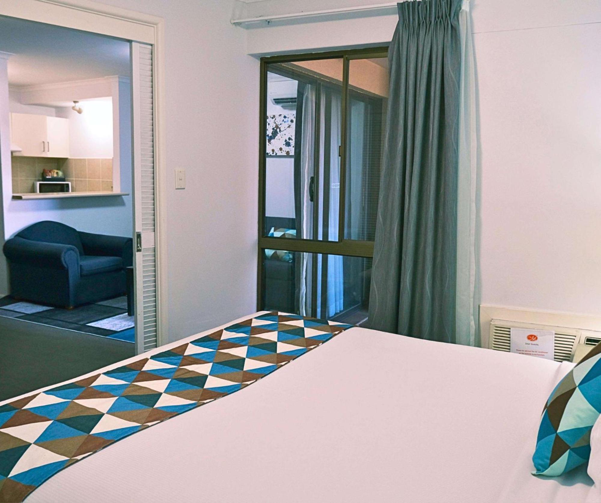 Aparthotel Metro On King 3*