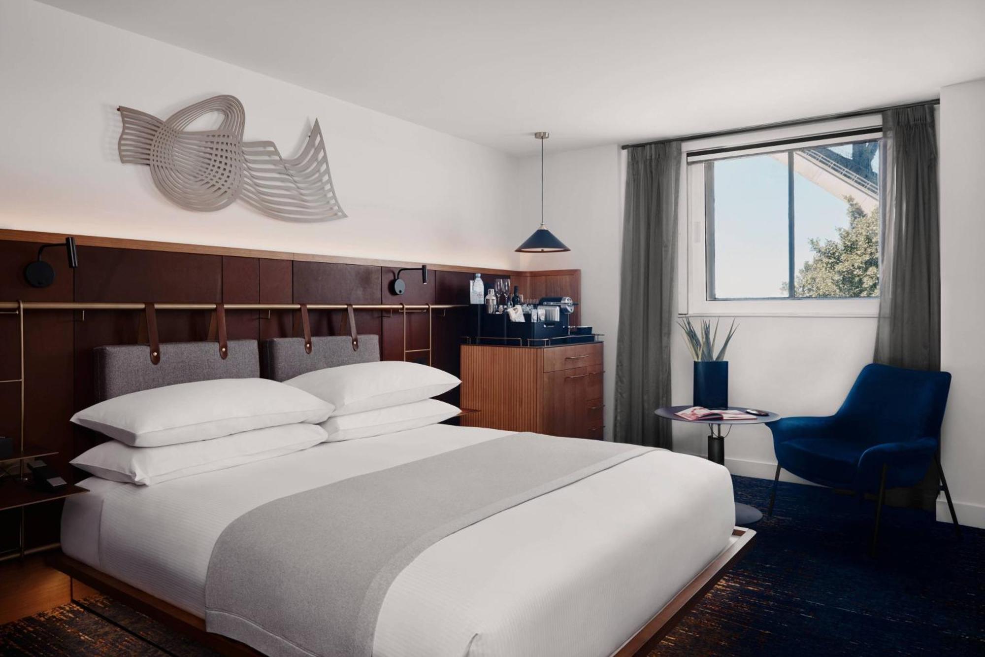Pier One Harbour, Autograph Collection Hotel 5*