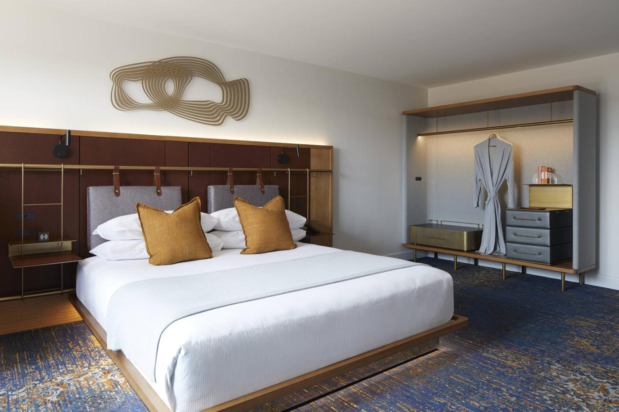 Pier One Harbour, Autograph Collection 5*
