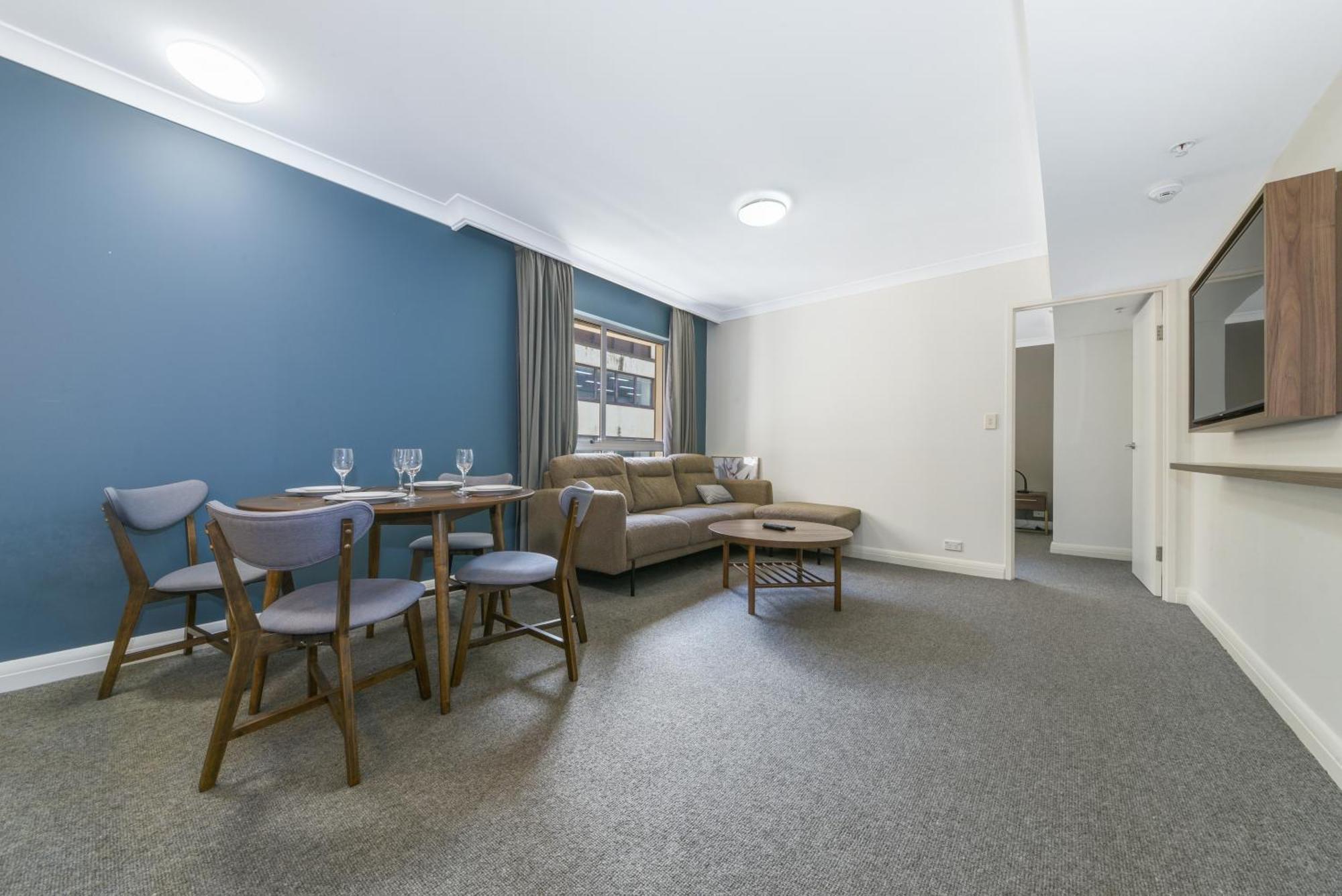 Apartment Spacious One-bedroom Or With Balcony *