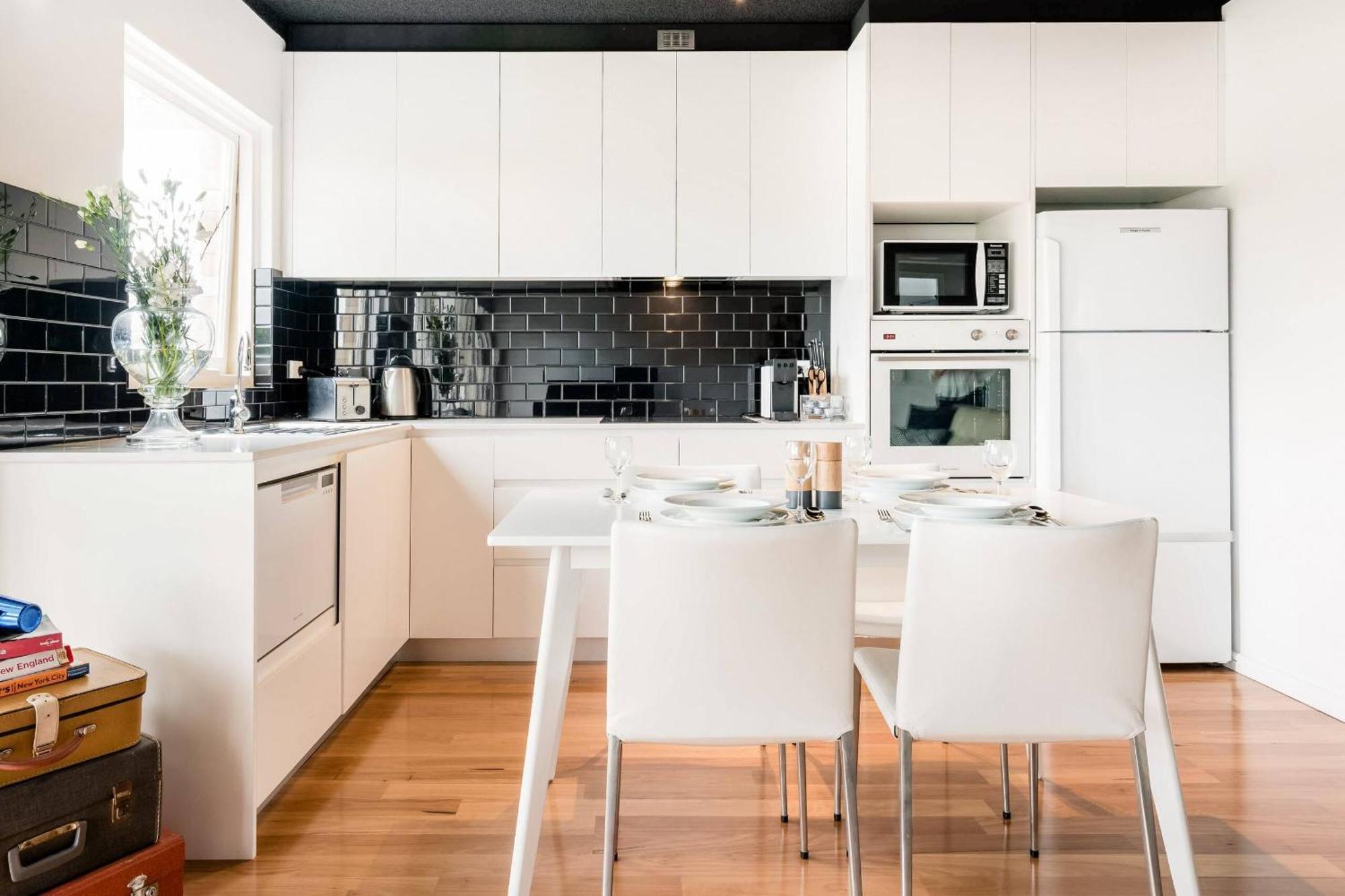 Apartment Renovated Retro Near Harbour Front Walks