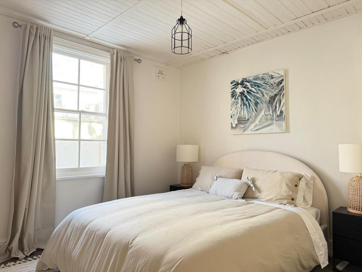Charming Paddington Terrace Apartment *