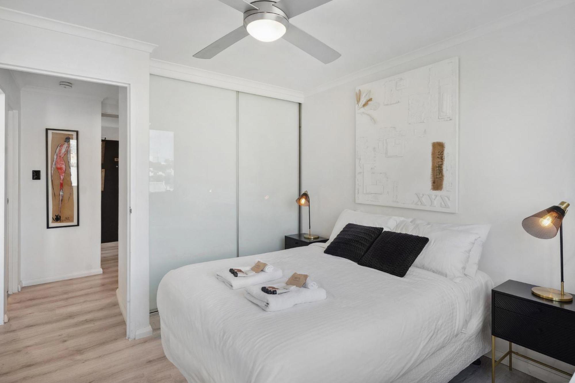 Inner Harbour Views With Parking Apartment Sydney