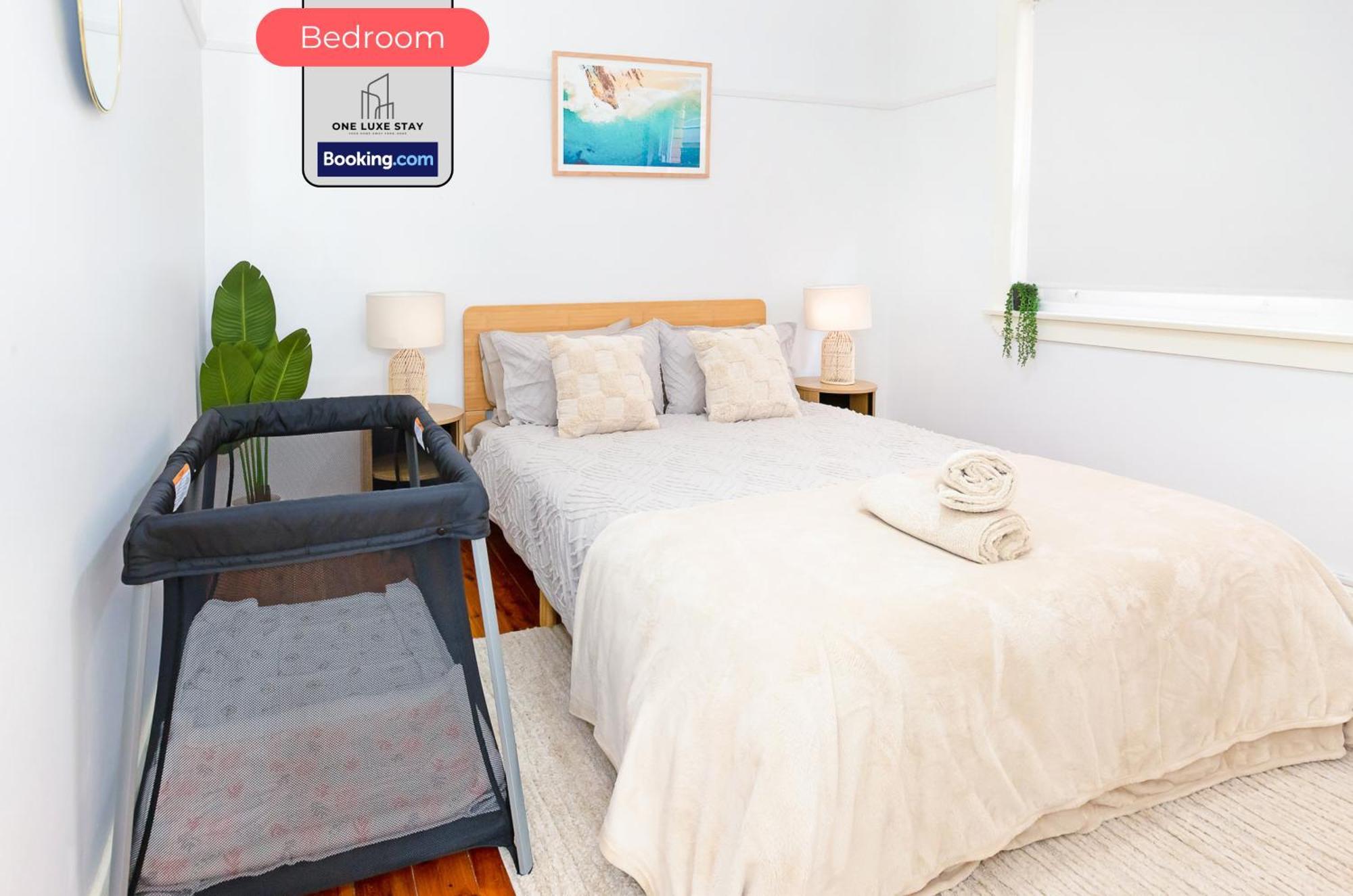 Centrally Located Ocean Retreat By One Luxe Serviced & Vacation Manly, Family & Couple Friendly * Sydney