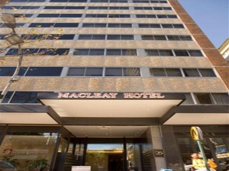 Macleay 4*
