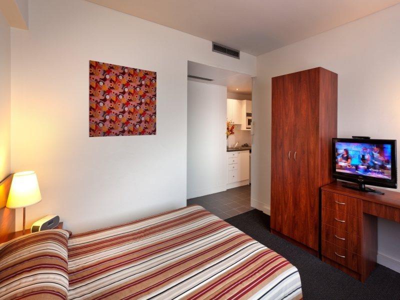 Macleay Hotel 4*