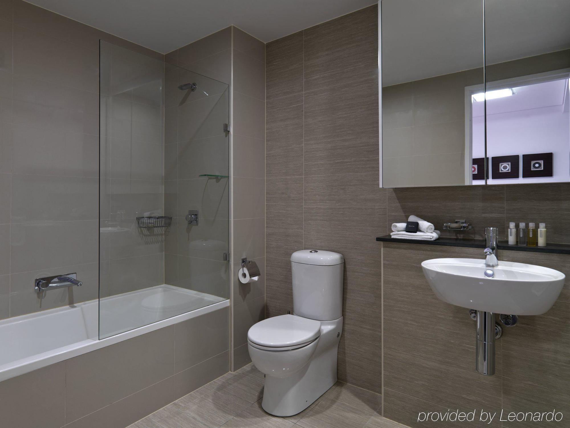 Meriton Campbell Street, Hotel