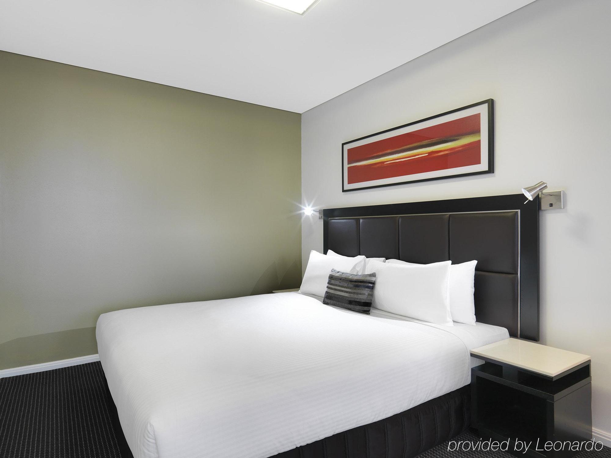 Meriton Campbell Street, 5*