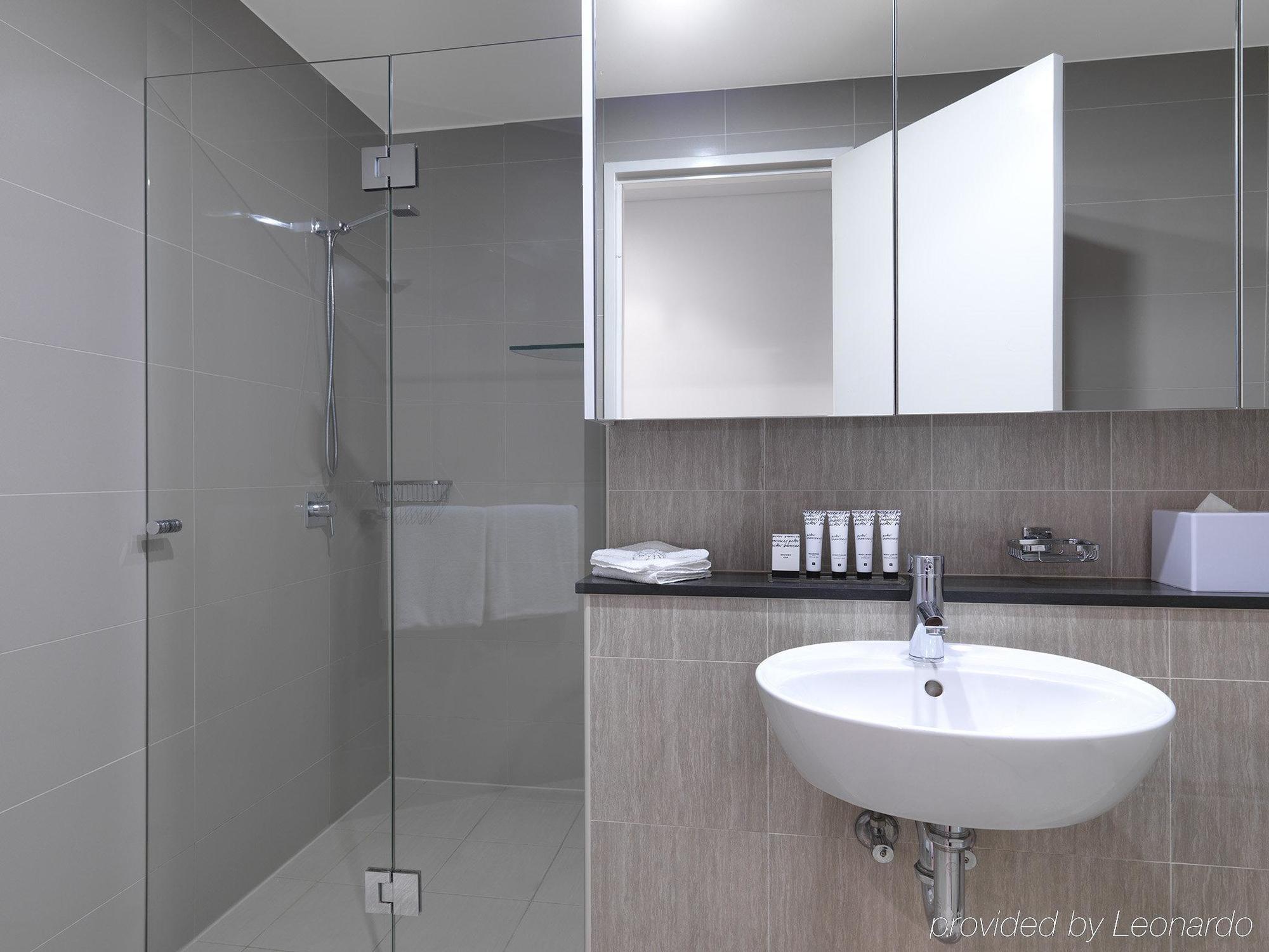 Meriton Campbell Street, 5*