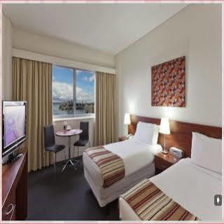 Macleay 4* Sydney
