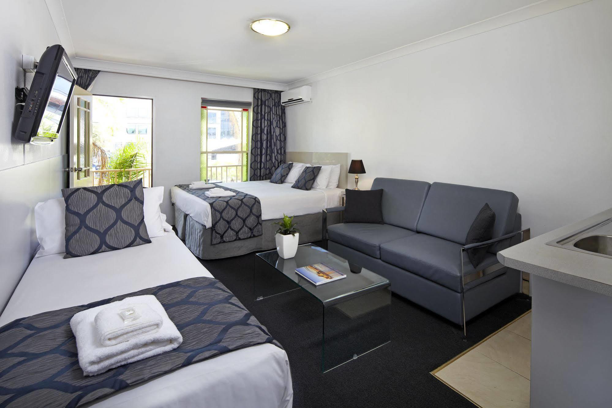 Railway Hotel 3*