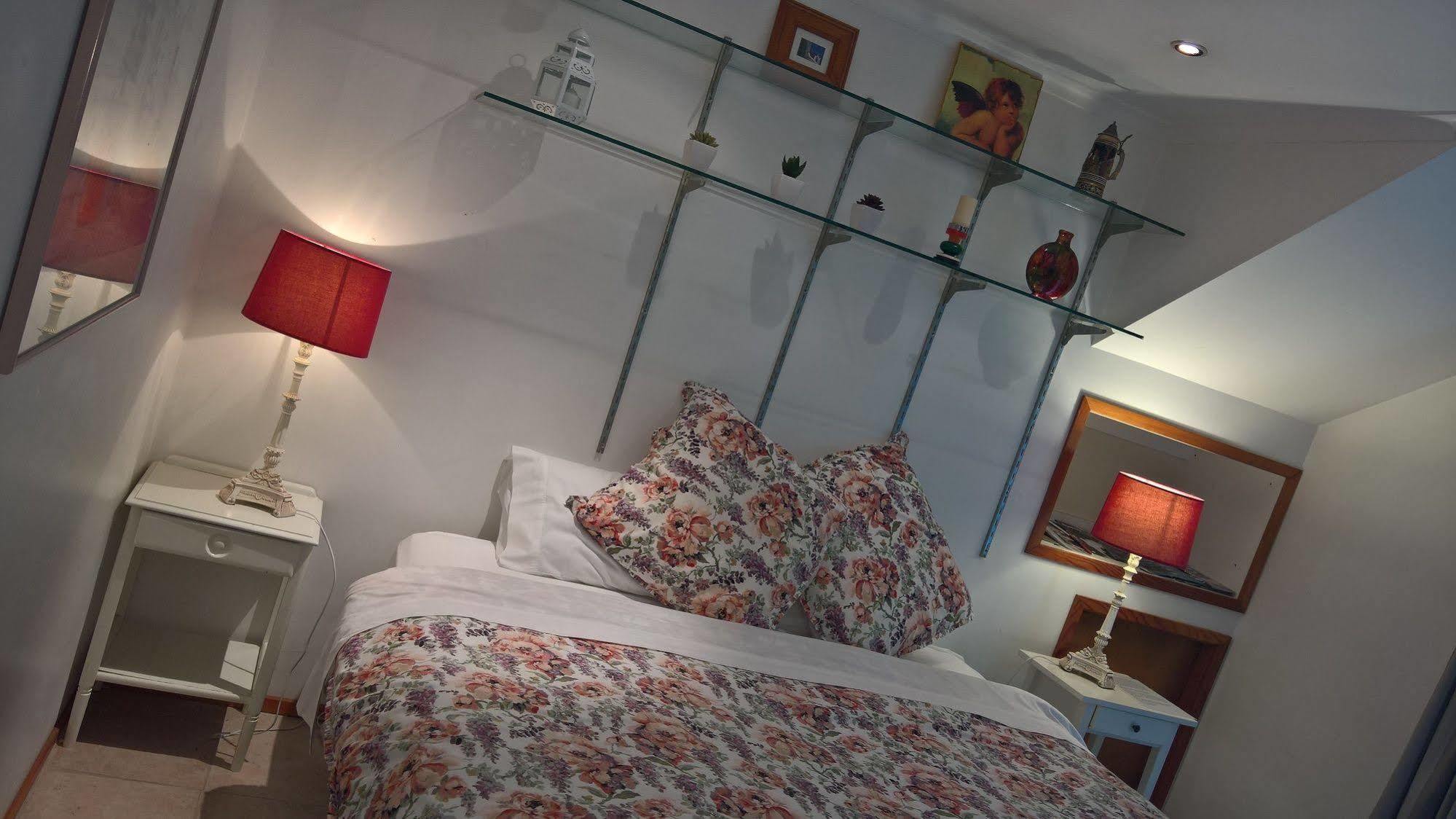 Linley House 3* Sydney