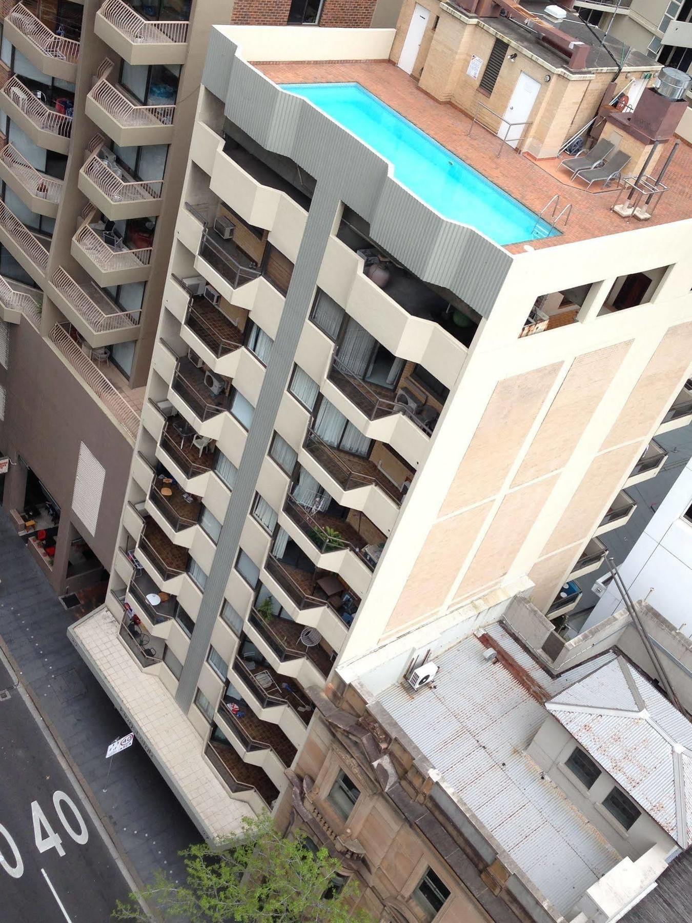 Metro On King Aparthotel 3*