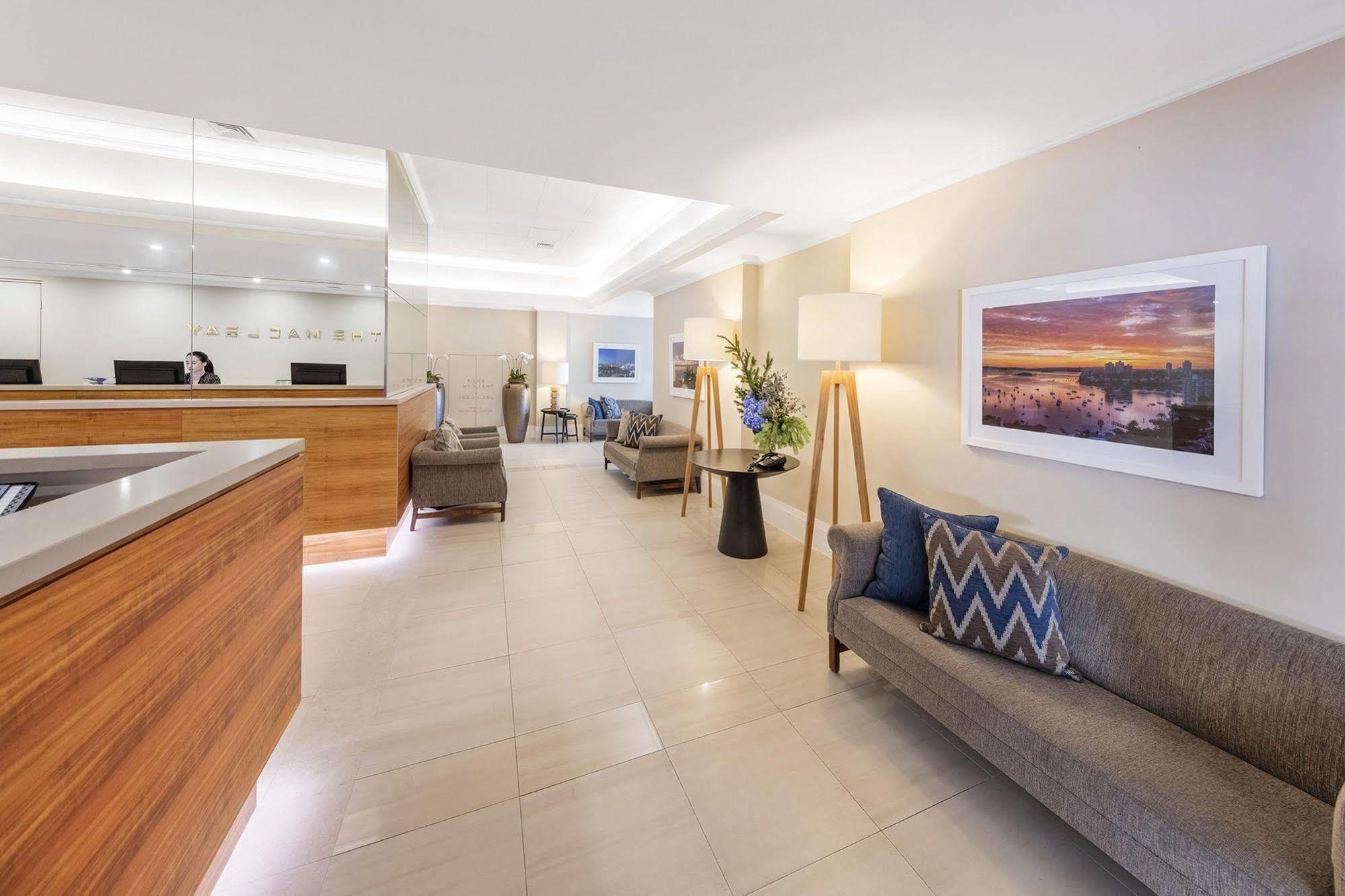 Macleay 4*