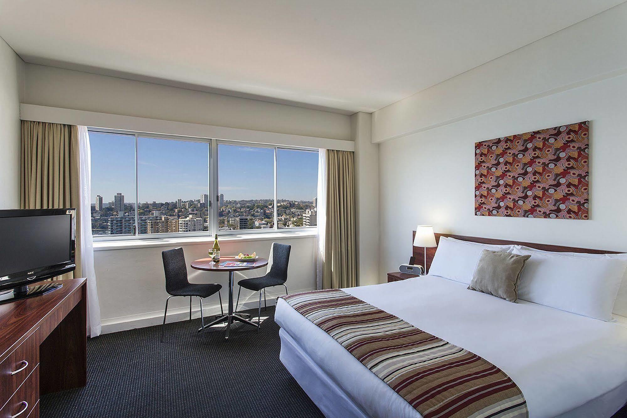 Macleay Hotel 4*