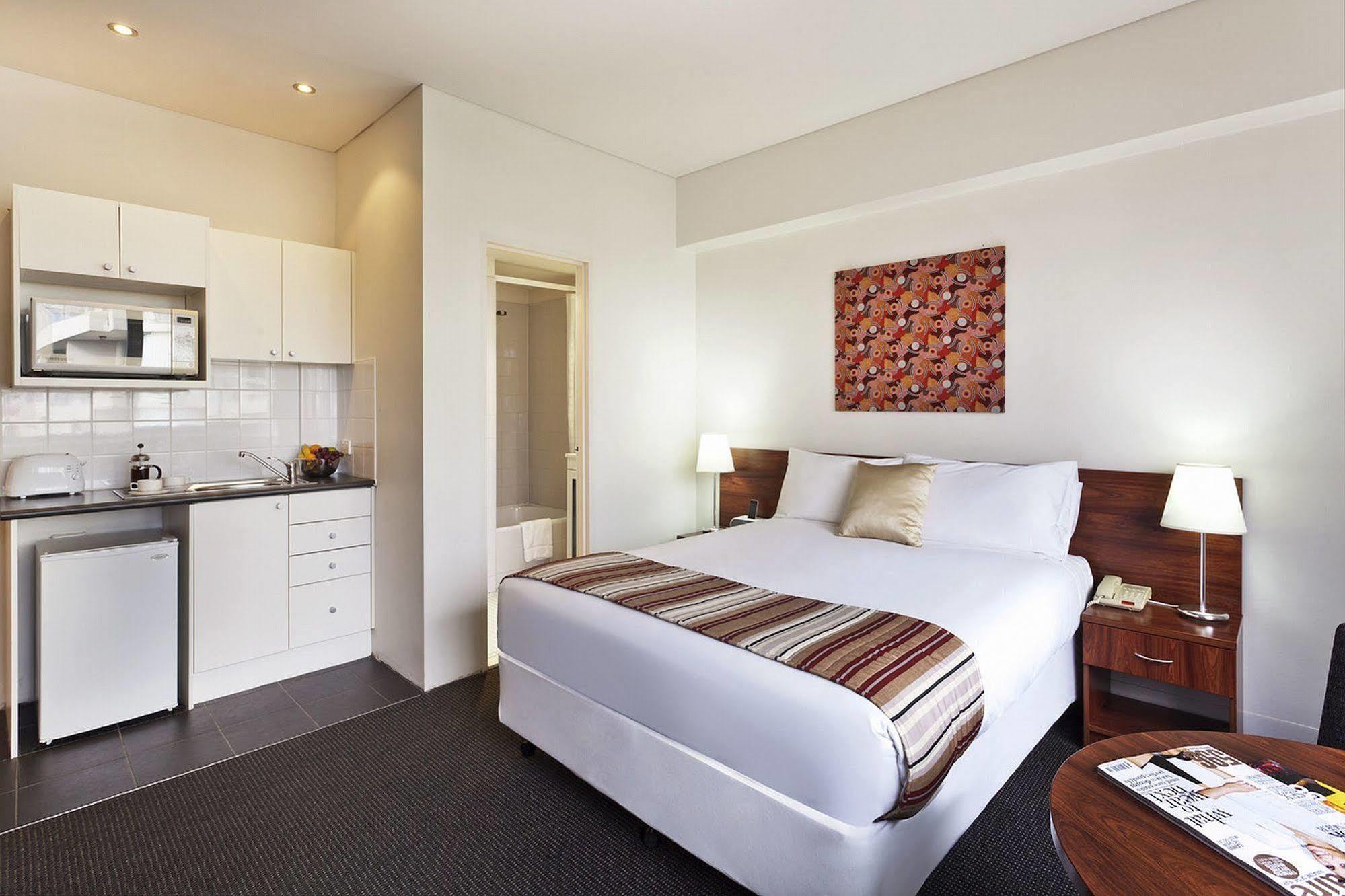 Hotel Macleay 4*