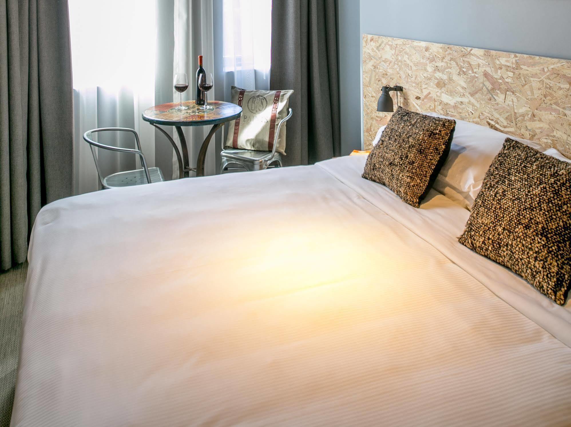 Hotel The Urban Newtown Sydney