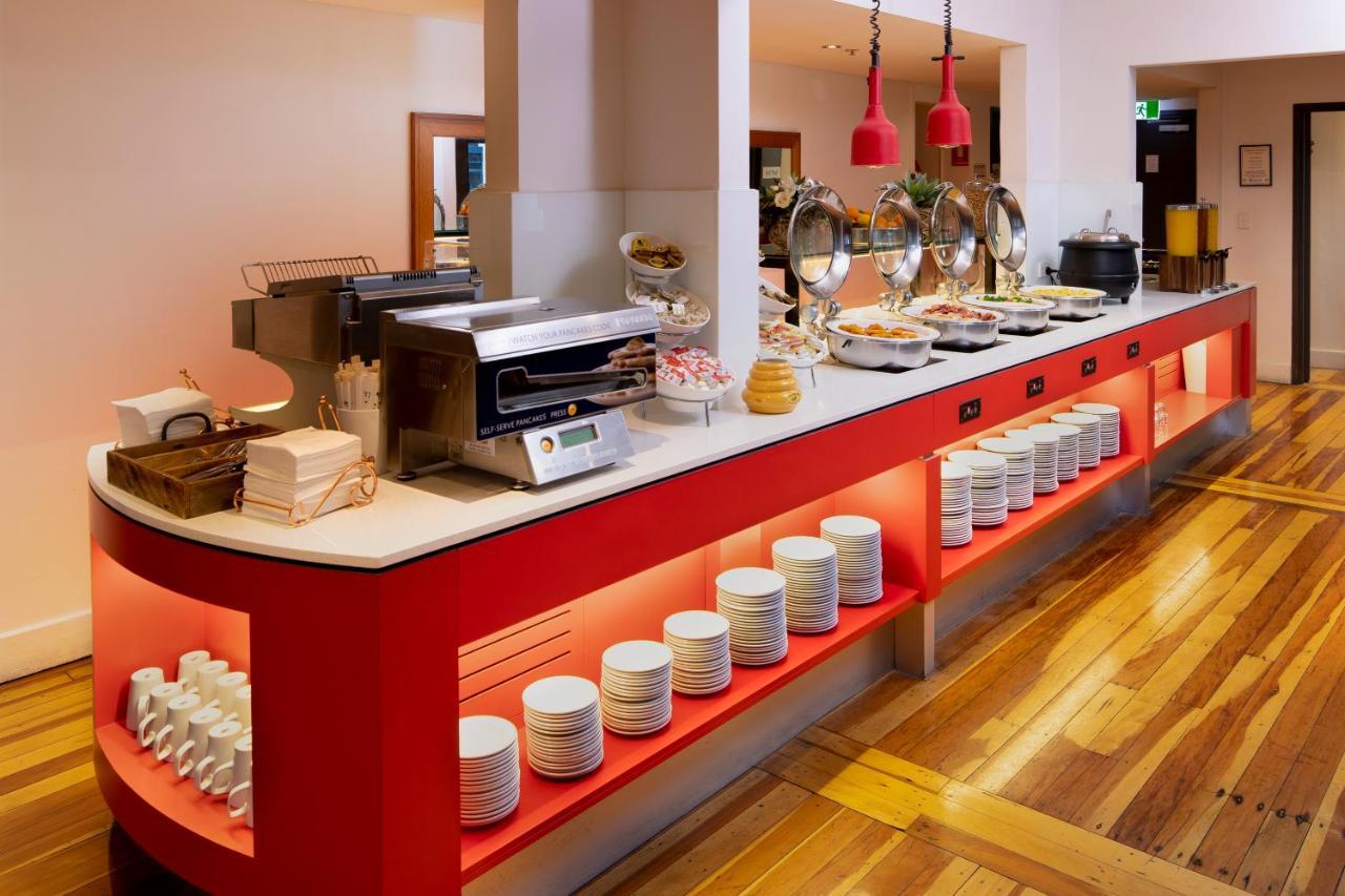 Ibis World Square Hotel