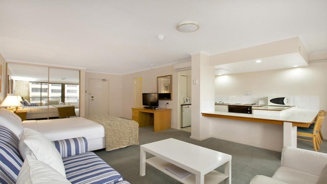 With Balcony At College St Apartment Sydney