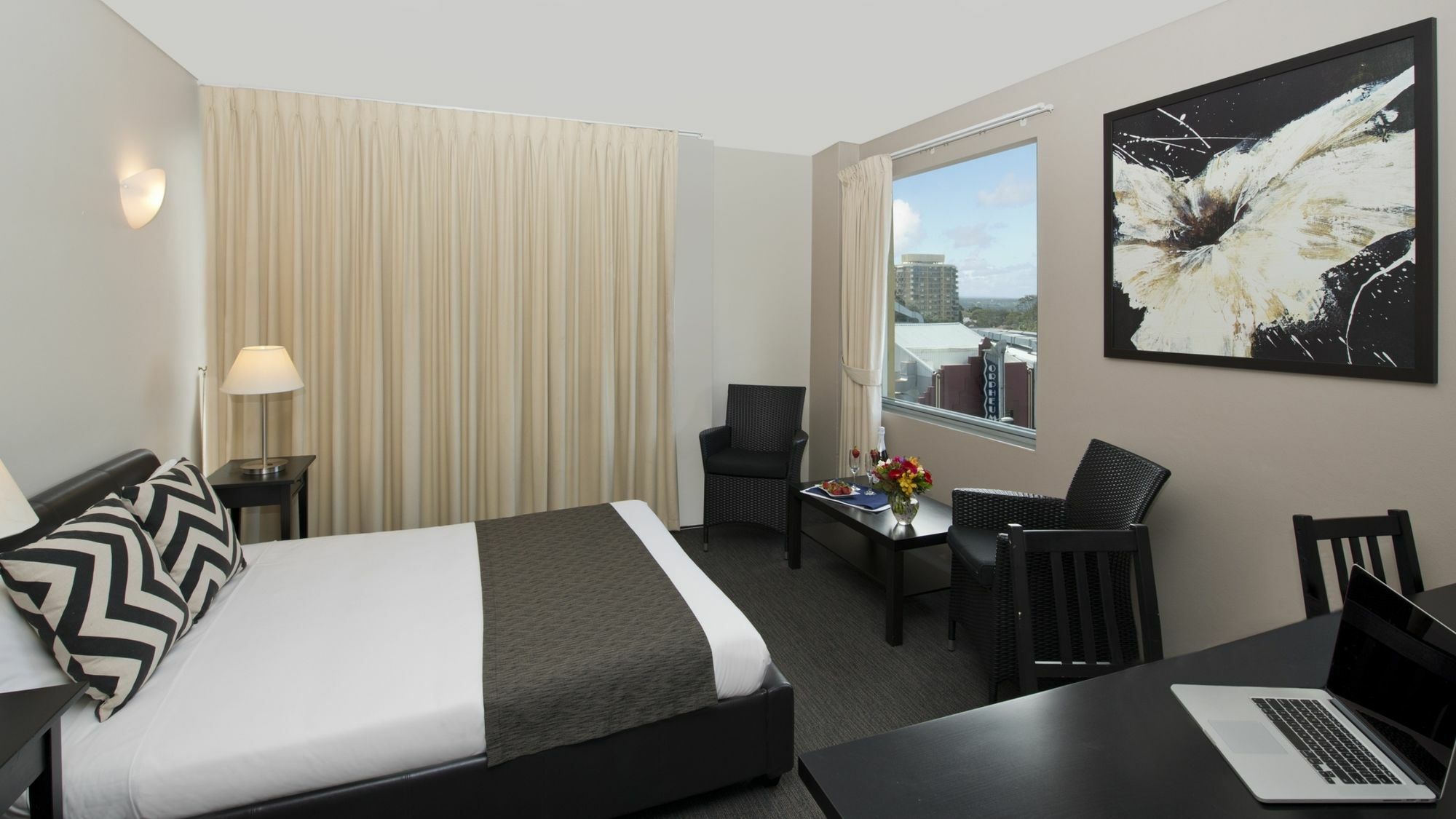Park Regis Concierge Aparthotel 4*